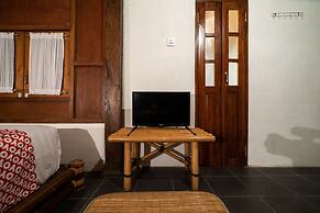 OYO 2393 Putroyono Homestay