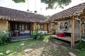 OYO 2393 Putroyono Homestay