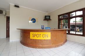 SPOT ON 2426 Hotel Aget Jaya Ii