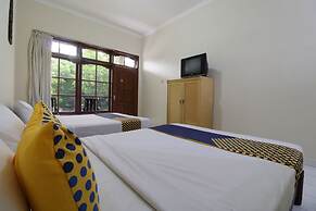 SPOT ON 2426 Hotel Aget Jaya Ii