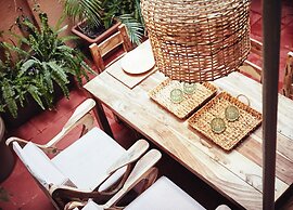 Art Pantheon - Suites & Apartments