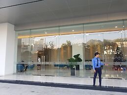 Luxury Scenia Bay Apartment with Seaview