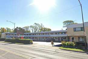 OYO Hotel Edgebrook Chicago North Shore