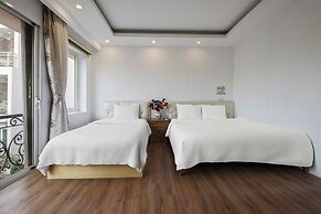 Lakeside House - Hanoi