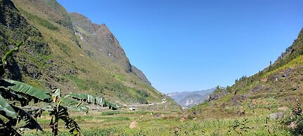 Meo Vac Valley Hotel - Hostel