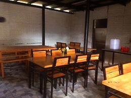 Meo Vac Valley Hotel - Hostel