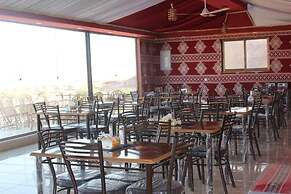 Wadi Rum castle camp