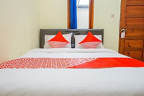 OYO 2401 Ardini Residence