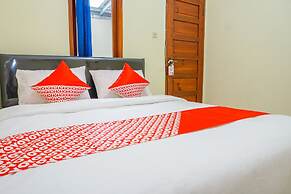 OYO 2401 Ardini Residence