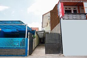 OYO 2401 Ardini Residence