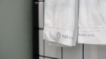 Floral Hotel Yi Shu Yu She Zhouzhuang