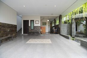 OYO 2438 D' Tamblingan Guesthouse