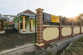 OYO 2371 Islami Family Residence