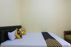 OYO 2371 Islami Family Residence