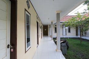 OYO 2371 Islami Family Residence