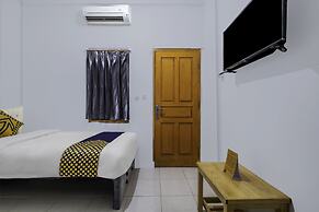 OYO Life 2412 Mandala Residence