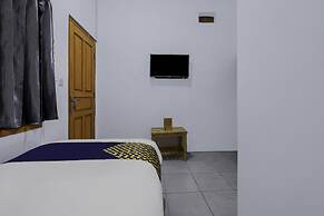 OYO Life 2412 Mandala Residence