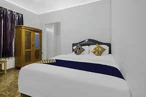 OYO Life 2412 Mandala Residence