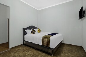 OYO Life 2412 Mandala Residence