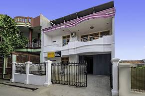 OYO Life 2412 Mandala Residence