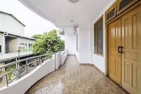 OYO Life 2412 Mandala Residence