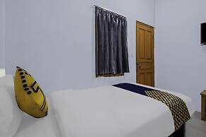 OYO Life 2412 Mandala Residence