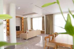 D'Lioro Hotel & Resort