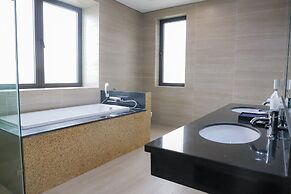 D'Lioro Hotel & Resort