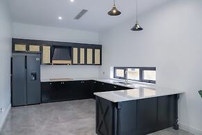 D'Lioro Hotel & Resort