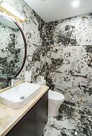 D'Lioro Hotel & Resort