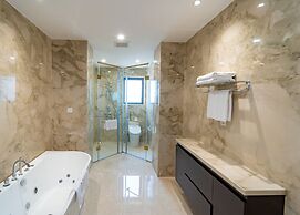 D'Lioro Hotel & Resort