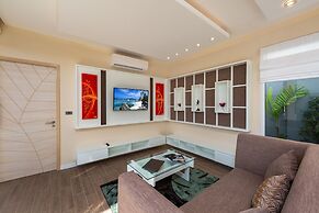 Signature Villas by TropicLook