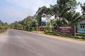 OYO 606 Baan Suansabai Pleanpanmai Resort Amphawa