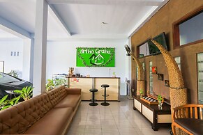 OYO 2453 Artha Graha Vip