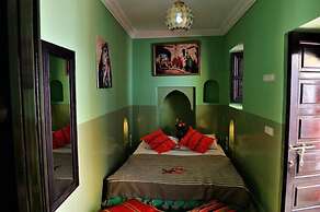 Riad Sardinas & Chili