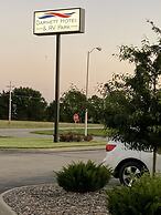 Garnett Hotel & RV Park