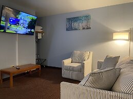 Garnett Hotel & RV Park