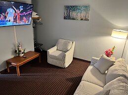 Garnett Hotel & RV Park