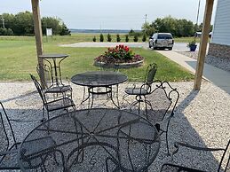Garnett Hotel & RV Park