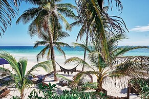 Libelula Tulum Beachfront Hotel