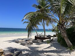 Libelula Tulum Beachfront Hotel