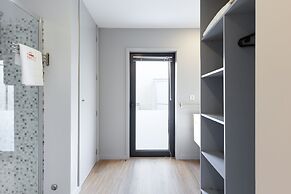 Serra do Pilar Porto Suites