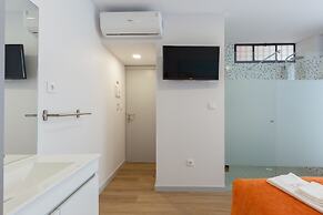 Serra do Pilar Porto Suites