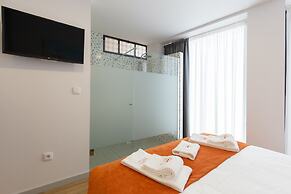 Serra do Pilar Porto Suites