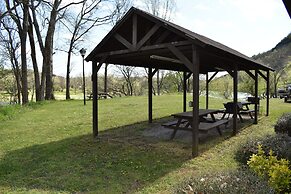 Jack's White River Fishing Resort