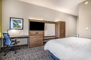 Holiday Inn Express & Suites Tulsa East - Catoosa, an IHG Hotel