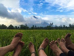 Dream-Big Eco Hostel