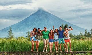 Dream-Big Eco Hostel