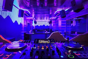 Yangon Thanlwin Hotel