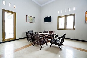 Super OYO 2436 Hotel Kencana